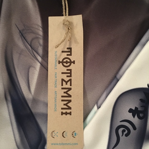 Lululemon Style_Swirl Strappy Bra and Legging Set - Picture 6 of 6